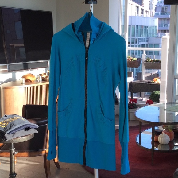 Lululemon classic in stride long jacket - Picture 2 of 10